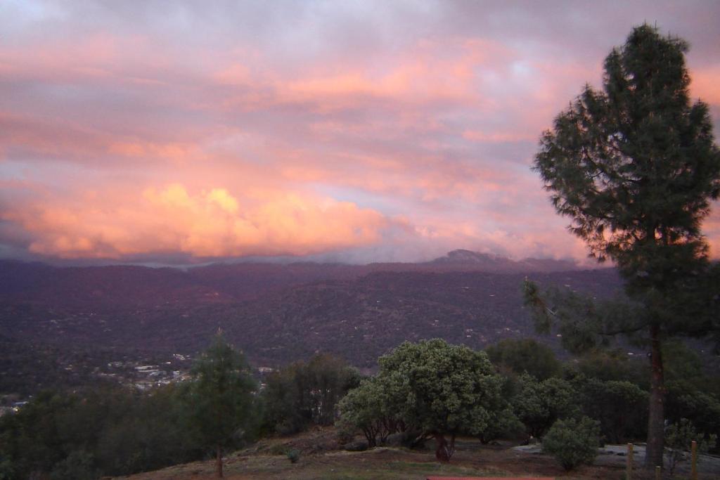Yosemite Sierra View Bed & Breakfast Oakhurst Exterior foto