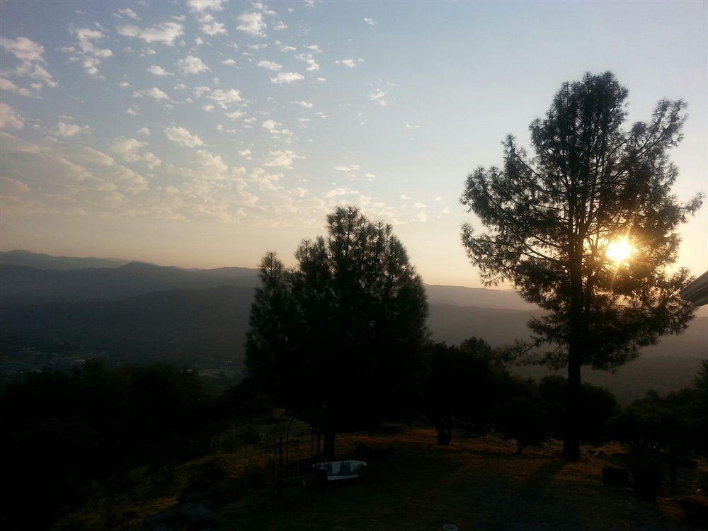 Yosemite Sierra View Bed & Breakfast Oakhurst Exterior foto